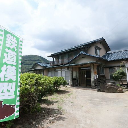 Fuefuki Tetsu No Ya Guesthouse For Railfans מראה חיצוני תמונה